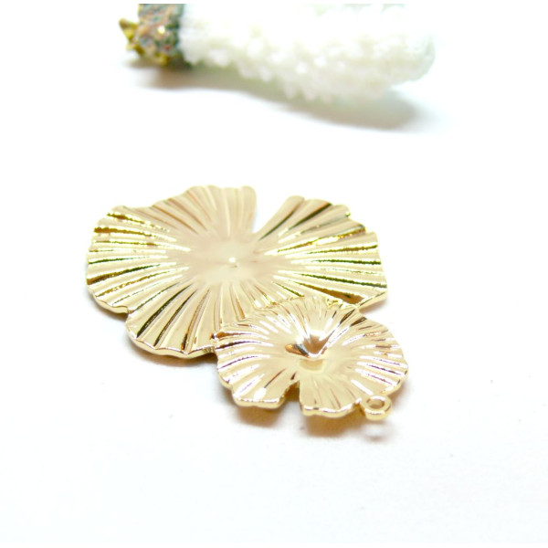 Pendentif Double fleur de LOTUS, laiton finition Doré  à l'or fin 18K