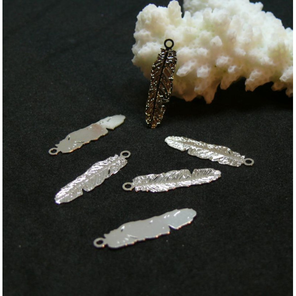 Estampes, pendentif filigrane Plumes 20mm, métal finition Argenté