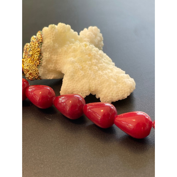 Perles intercalaire, jade teinté, forme géométrique, cônes 10 par 14mm, coloris rouge