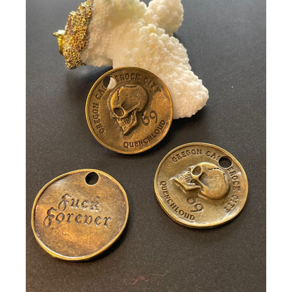 Pendentif Médaillon Crane, squelette 28mm,  laiton finition bronze