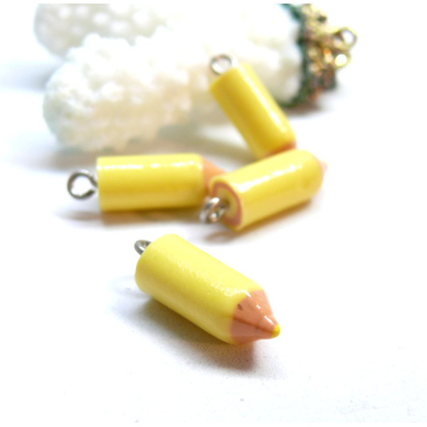 Pendentifs Crayons en résine 21mm, coloris Jaune
