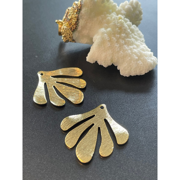 Pendentifs  texturés forme Feuille 31mm, Laiton finition Doré à l'or fin 24K