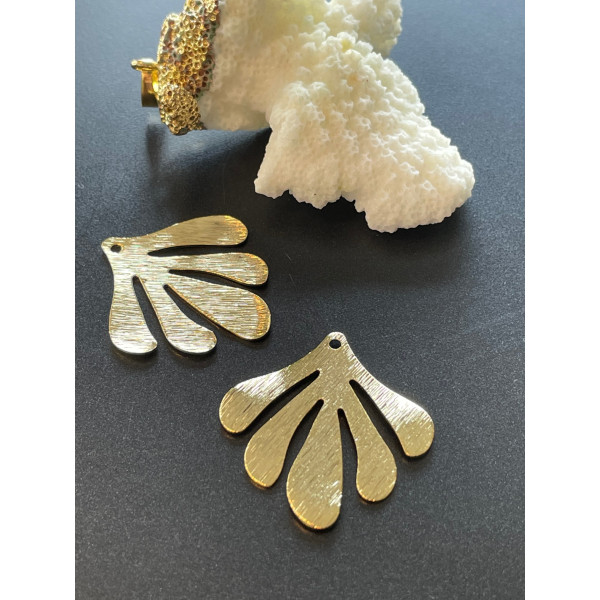 Pendentifs  texturés forme Feuille 31mm, Laiton finition Doré à l'or fin 24K