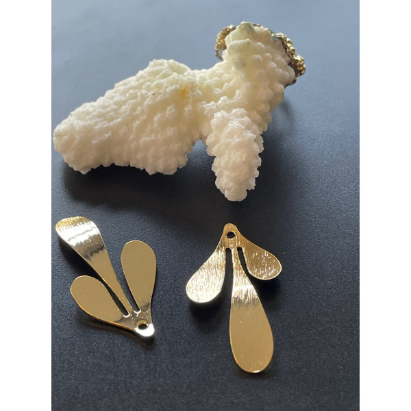 Pendentifs  texturés forme Feuille 35mm, Laiton finition Doré à l'or fin 18K