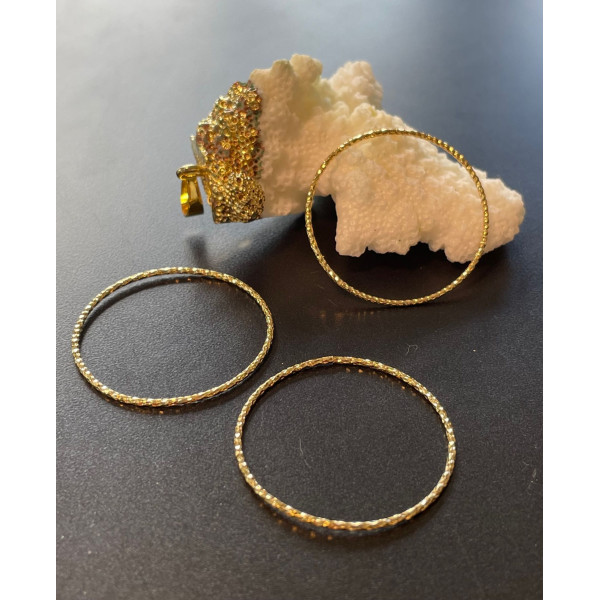 Pendentifs Rond martelé 30mm – Laiton Doré à l'or fin 18K