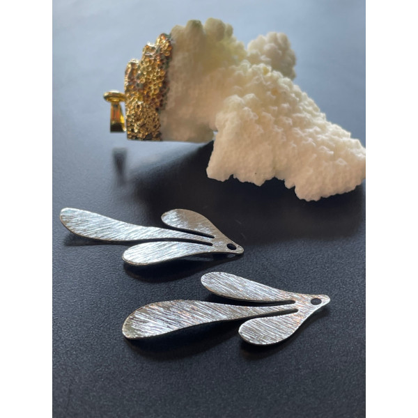 Pendentifs  texturés forme Feuille 35mm, Laiton finition Argenté 925