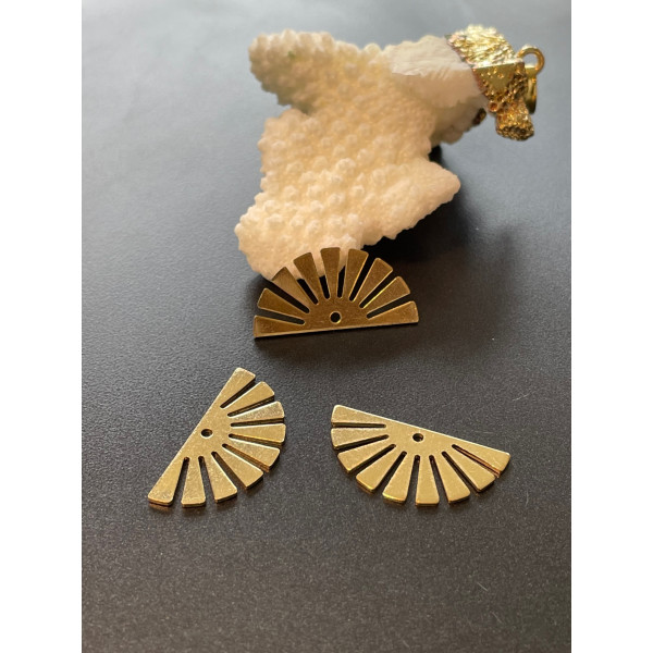 Pendentifs forme géométrique, Demi Soleil, Eventail 24mm, Laiton finition Doré