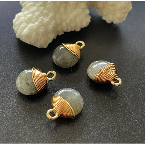 Pendentif 14mm labradorite avec métal finition Doré
