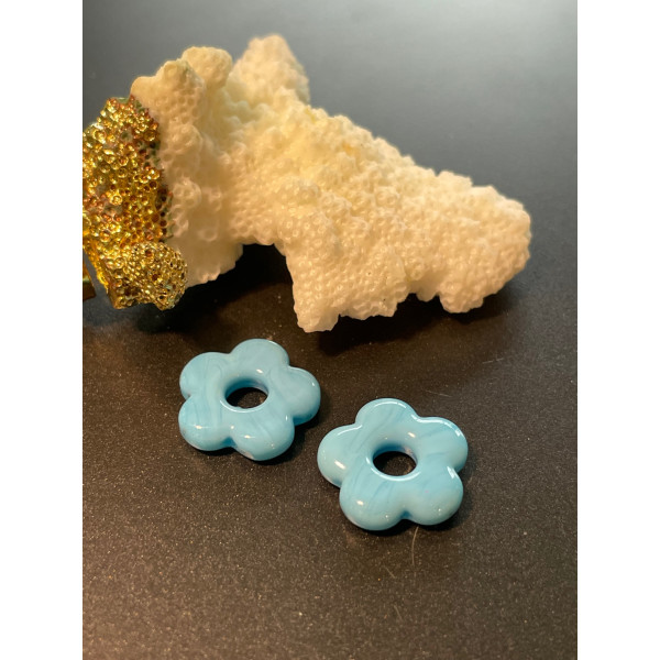 Pendentifs forme fleur 16mm, Verre coloris Bleu Ciel