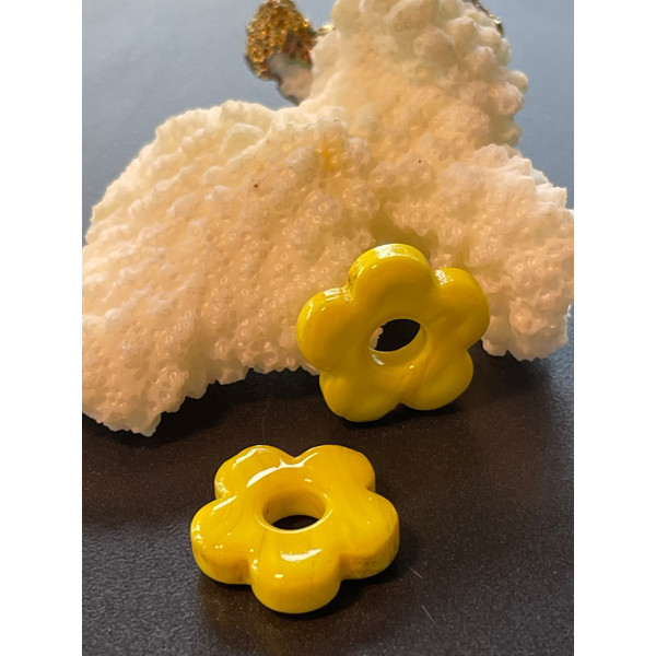 Pendentifs forme fleur 16mm, Verre coloris Jaune