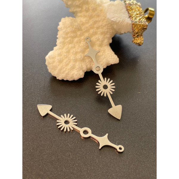 Pendentif Flèche 42 mm, Acier Inoxydable finition Argent Platine