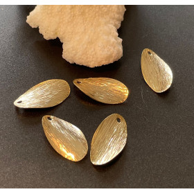 Pendentifs Pétale Texturées Brossées 18mm – Laiton Doré à l'or fin 24K