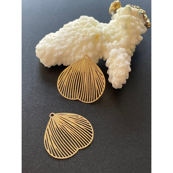 Estampes Pendentif Filigrane Pétale 21mm – Métal Doré