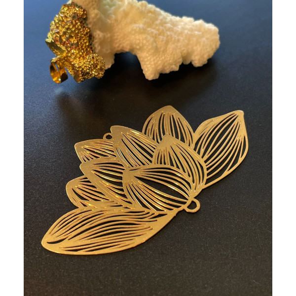 Estampes, connecteur filigrane, Fleur de Lotus 71mm, métal finition Doré