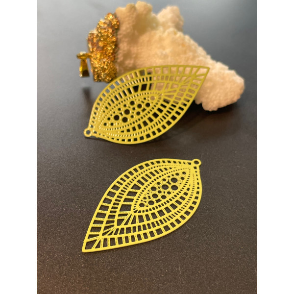 Estampes, pendentif filigrane Marquise 24 par 45mm Vert Pastel