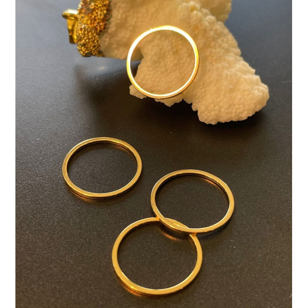 PS11000432 – Lot de 4 Anneaux Fermés 18mm – Cuivre Plaqué Or 18KT
