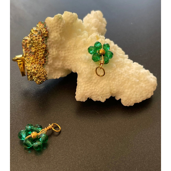 Pendentifs forme Fleur avec perles en verre Vert,  Acier Inoxydable 304 finition Doré