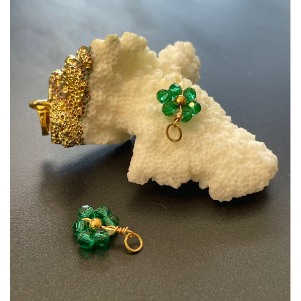 Pendentifs forme Fleur avec perles en verre Vert,  Acier Inoxydable 304 finition Doré