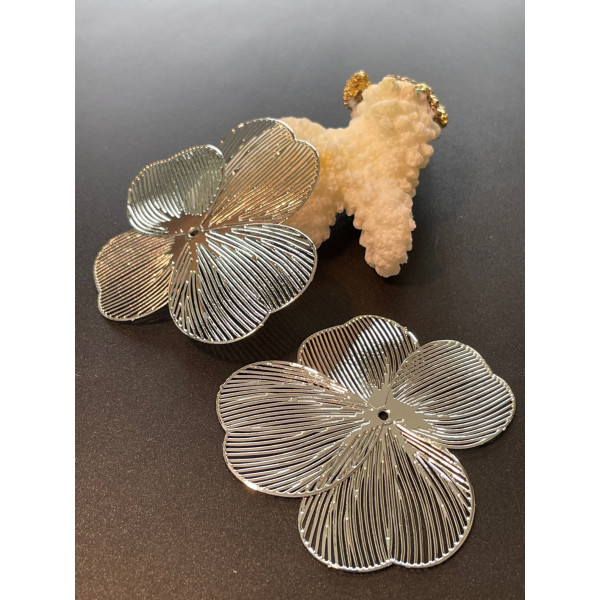 Estampes, pendentif Fleurs filigrane 50mm, couleur Argenté