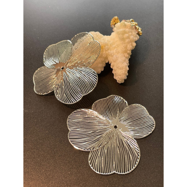 Estampes, pendentif Fleurs filigrane 50mm, couleur Argenté