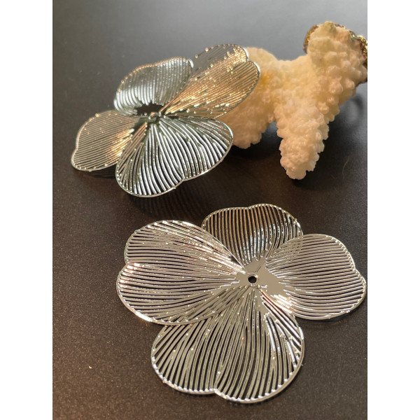 Estampes, pendentif Fleurs filigrane 50mm, couleur Argenté