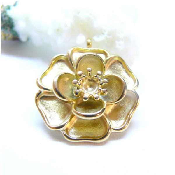 Pendentif Fleur 3D avec anneau transversale 25mm, Acier Inoxydable 304, finition Doré à l'or fin 18K, PVD