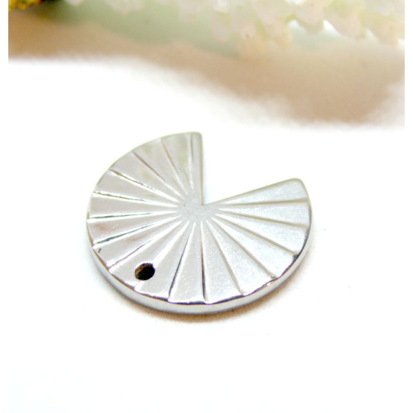 Pendentif forme Eventail 20mm en Acier Inoxydable 304 finition Argenté pour bijoux raffinés