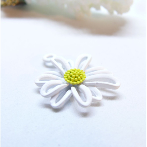 Pendentifs Fleur 20mm, Métal coloris BLANC