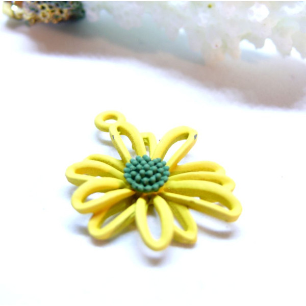 Pendentifs Fleur 20mm, Métal coloris JAUNE