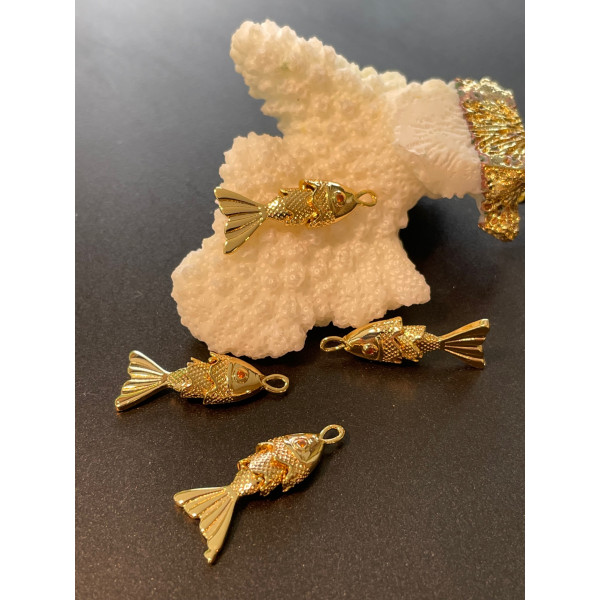 Pendentif Poisson articulé 22mm, Laiton finition doré à l'or fin 18K