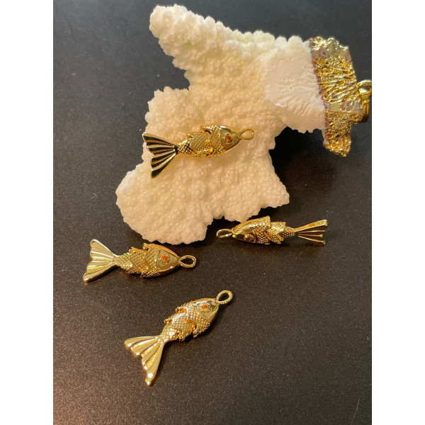 Pendentif Poisson articulé 22mm, Laiton finition doré à l'or fin 18K