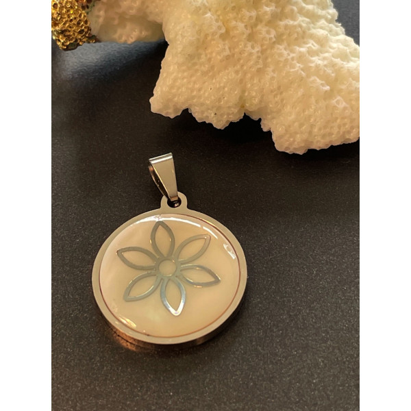 Pendentif, Médaillon Nacre Fleur 23 mm, Acier Inoxydable coloris Argent