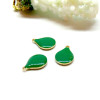 sequins émaillés Goutte 13 par 9mm Vert sur une base en cuivre doré