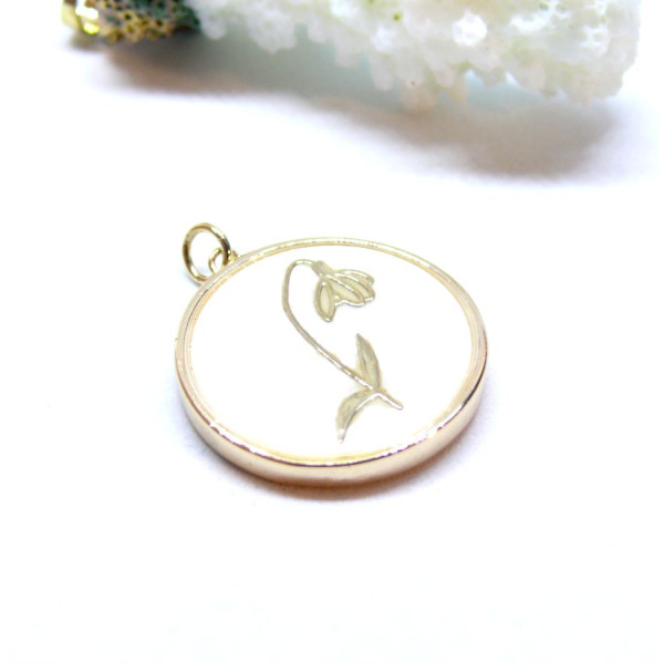Pendentif Fleur symbole Janvier Nacre 22mm  Cuivre finition dorée à l'or fin 18KT