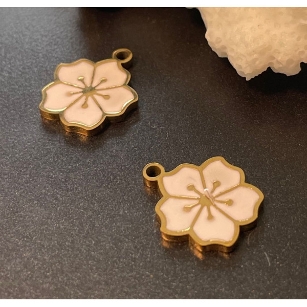 Pendentif, Fleur de Sakura Blanche 12mm, résine émaillée, Acier Inoxydable 304, Doré placage IONIQUE