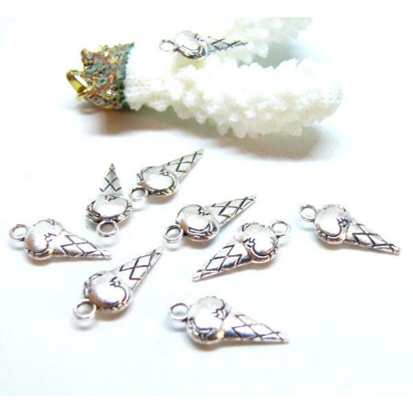 S115084 – Lot de 10 ou 20 Pendentifs Breloques Cornet de Glace Gourmandise 19mm – Métal Argent Antique
