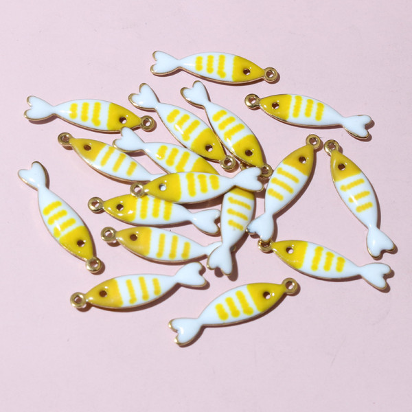 Pendentifs Poisson 18x5mm – Résine émaillée & Acier Inoxydable 304 Doré