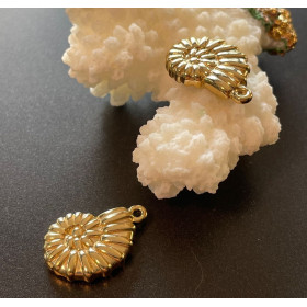 Pendentif Coquillage Biface 3D 20mm – Acier Inoxydable 304 Doré