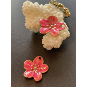 Pendentif Fleurs des iles 23x25mm – Résine Émaillée Rose Acier Inoxydable 304 Doré