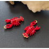 pendentif écrevisse / homard 21 mm – Résine style émaillé rouge sur base dorée