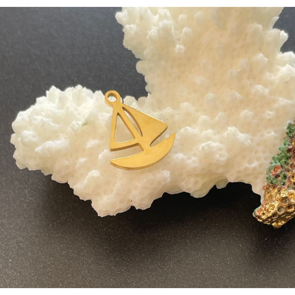 Pendentifs – Petit Bateau Voilier 15 mm – Acier inoxydable 304, doré