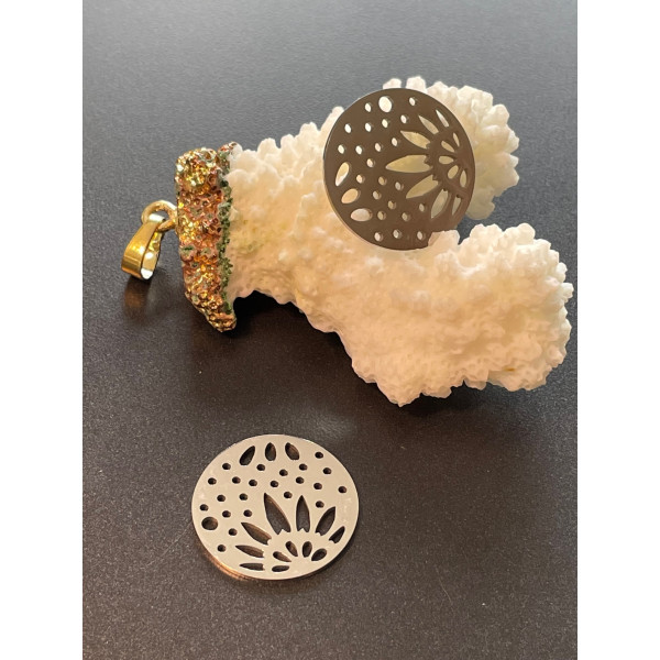 H11Q201T475 – Lot de 1 ou  2 Pendentifs Fleurs 20 mm – Acier inoxydable  finition argentée