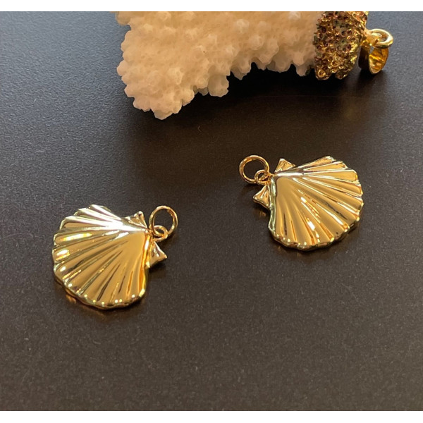 Pendentif Coquille Saint Jacques 19mm – Laiton Doré à l'or fin 18K