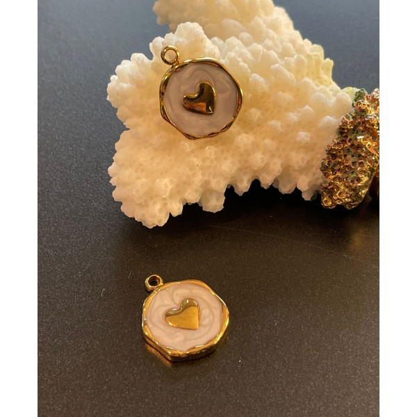 Pendentif Médaille Coeur 12.5mm, résine émaillée Blanc irisé – Acier inox 304 doré à l’or fin 18K – Placage IONIQUE
