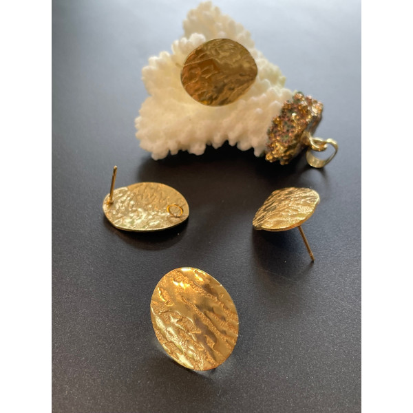 Boucles d’oreilles Puce Ovales Travaillées – Acier Inoxydable 304 – Finition dorée placage IONIQUE – 20 x 16 mm