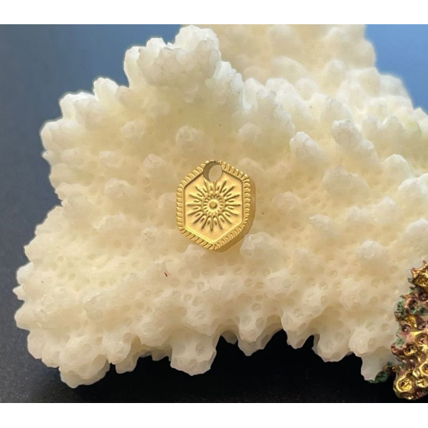 Pendentifs Hexagone et Soleil 8 mm – Acier Inoxydable 316L Doré à l’or fin 18K, IONIQUE