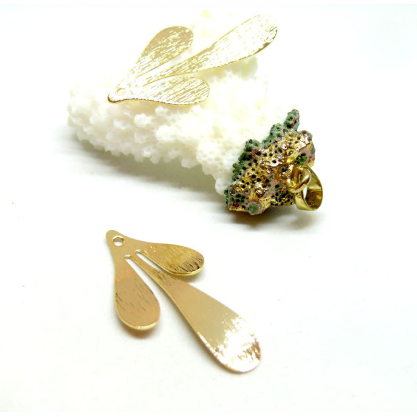 H11N200054 – Lot de 2 Pendentifs Texturés Feuille 35mm – Laiton Doré à l'or fin 18K