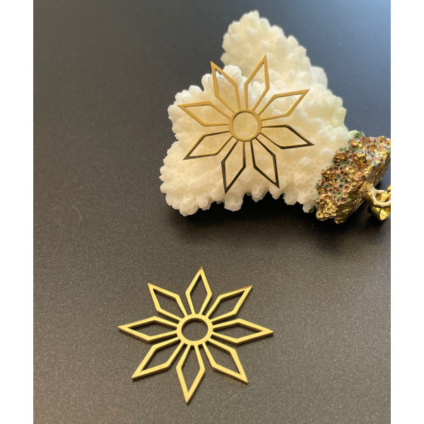 Pendentif Fleur Géométrique 29 mm – Acier Inoxydable 304 Doré