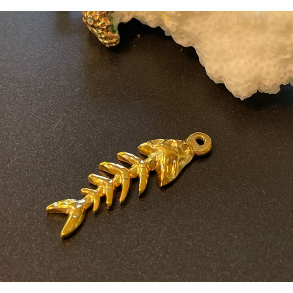 Pendentif Poisson 28 mm – Acier Inoxydable 304 Doré à l’or fin 18K, PVD