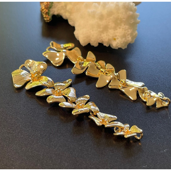 Connecteur Grappe de Fleurs 57 mm – Laiton Doré à l’or fin 18K